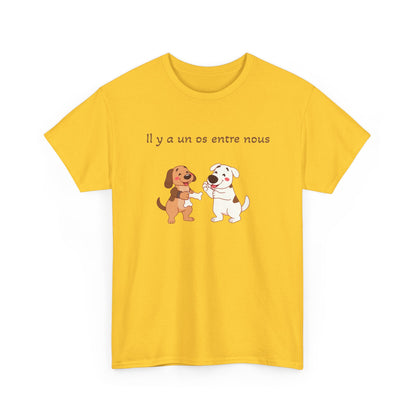Il y a un os entre nous T-Shirt