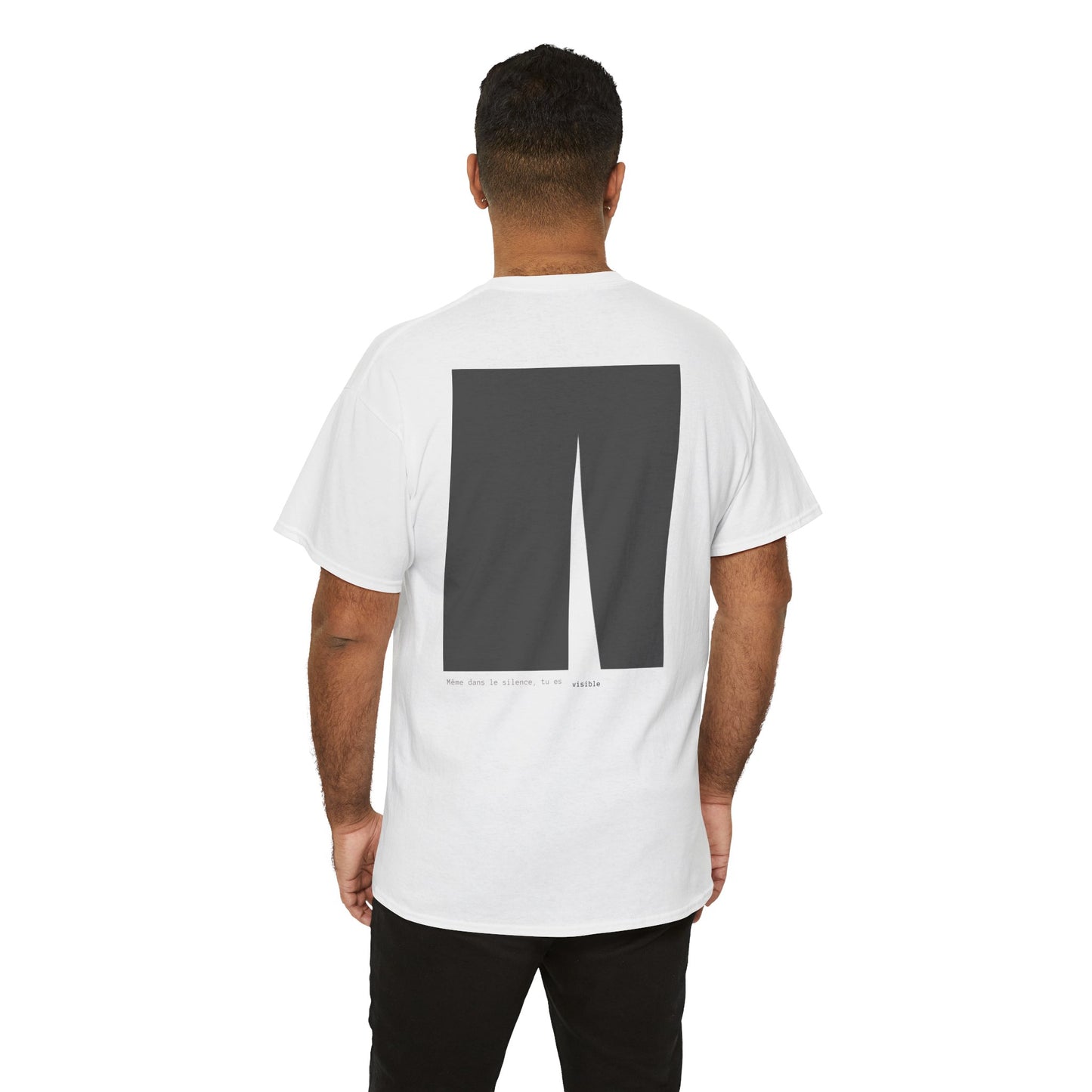 Même dans le silence, tu es visible T-Shirt. Illustration by Moby Obscura