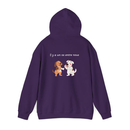 Il y a un os entre nous Hoodie
