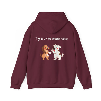 Il y a un os entre nous Hoodie