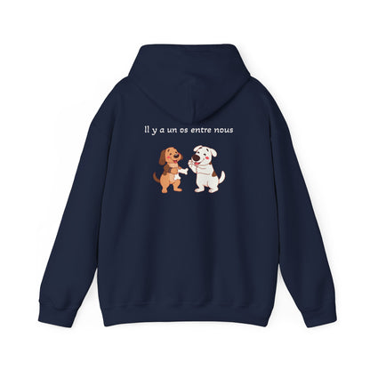 Il y a un os entre nous Hoodie