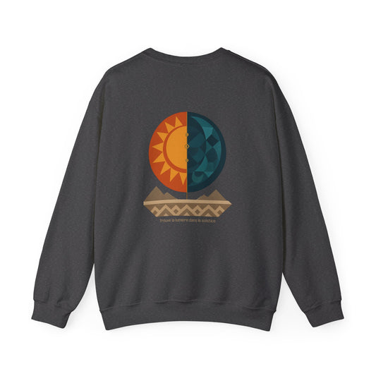 Trouve la lumière dans le solstice Crewneck