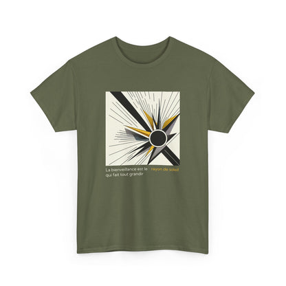 La bienveillance est le rayon de soleil qui fait tout grandir T-Shirt