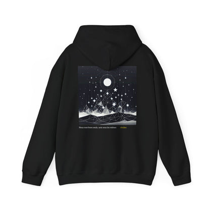 Nous marchons seuls, unis sous les mêmes étoiles. Hoodie