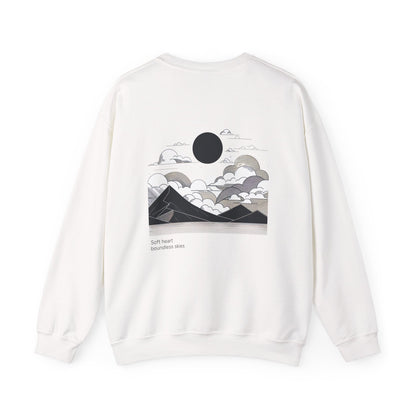 Soft heart, boundless skies. Sweat à col rond 
