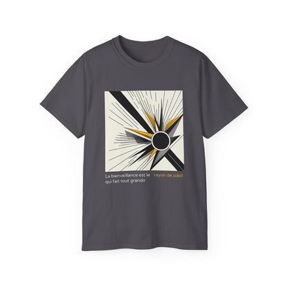 La bienveillance est le rayon de soleil qui fait tout grandir T-Shirt