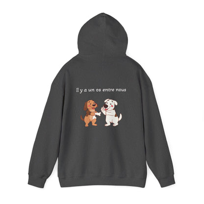 Il y a un os entre nous. Hoodie