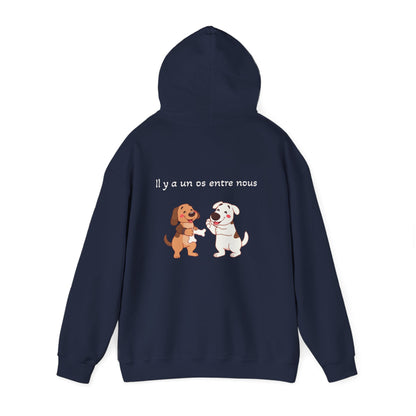 Il y a un os entre nous. Hoodie
