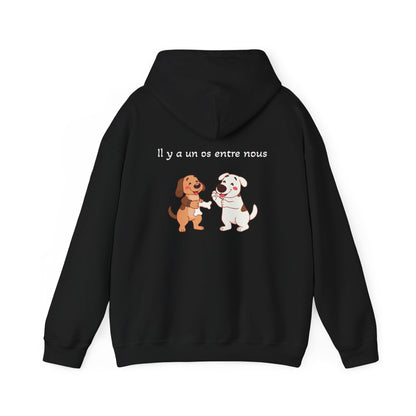 Il y a un os entre nous. Hoodie